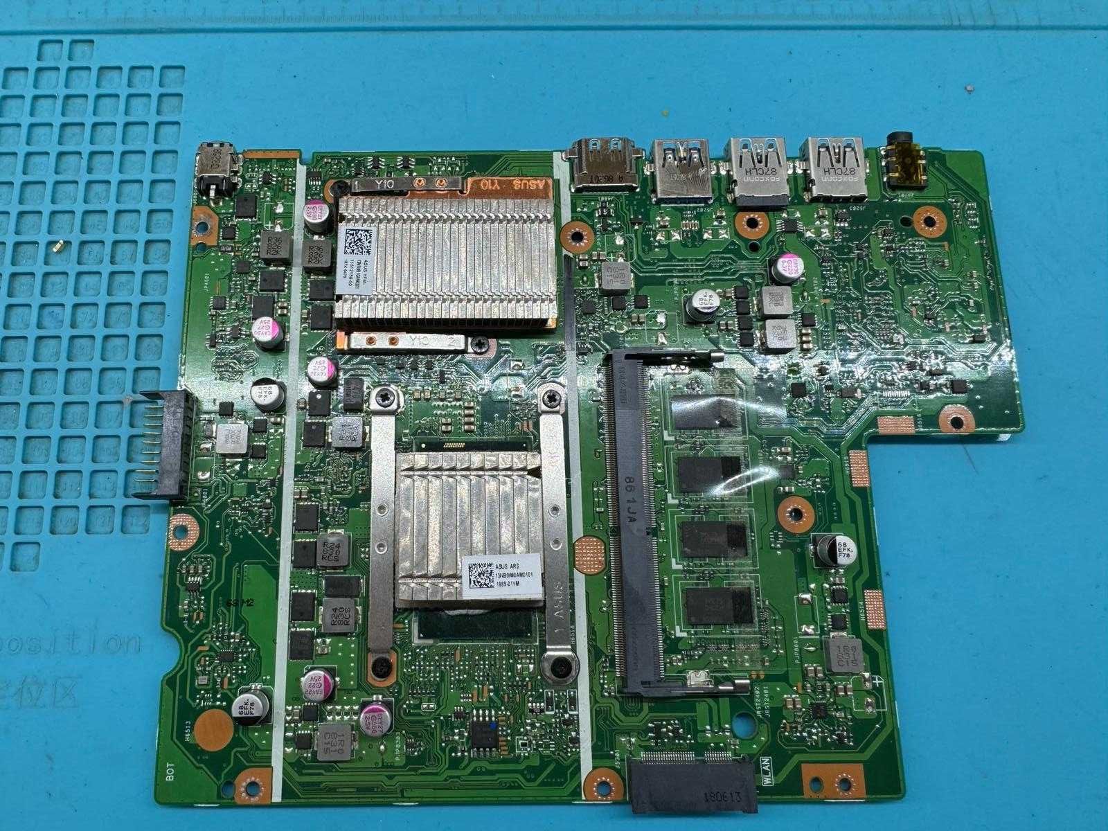 Motherboard Asus X540U    i5-8250U  Intel UHD Graphics 620