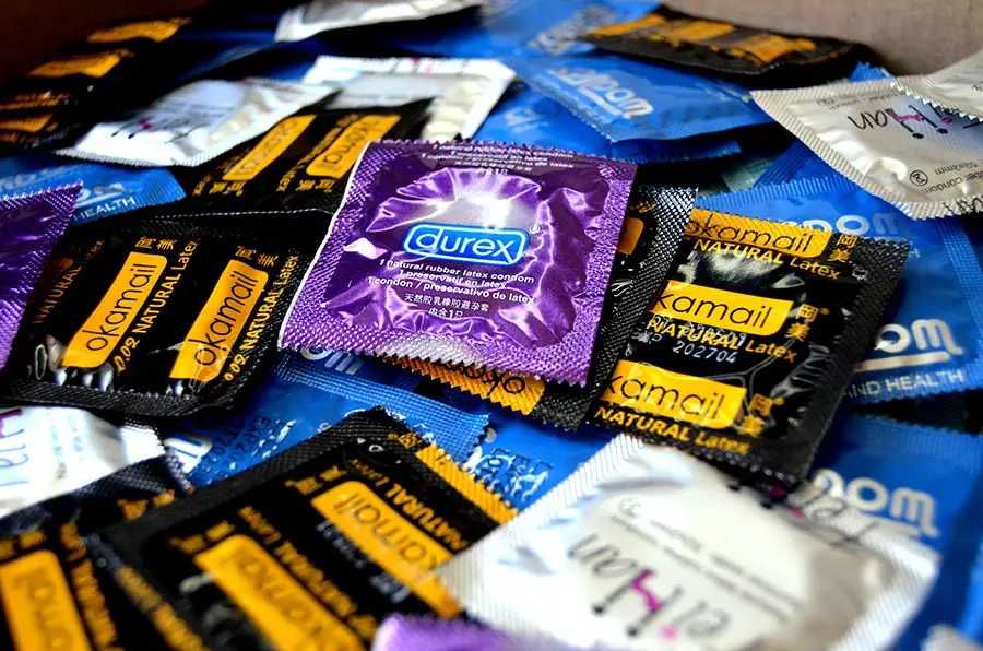 Презервативы durex Дюрекс классические до 2028, 50 шт (Презервативи)