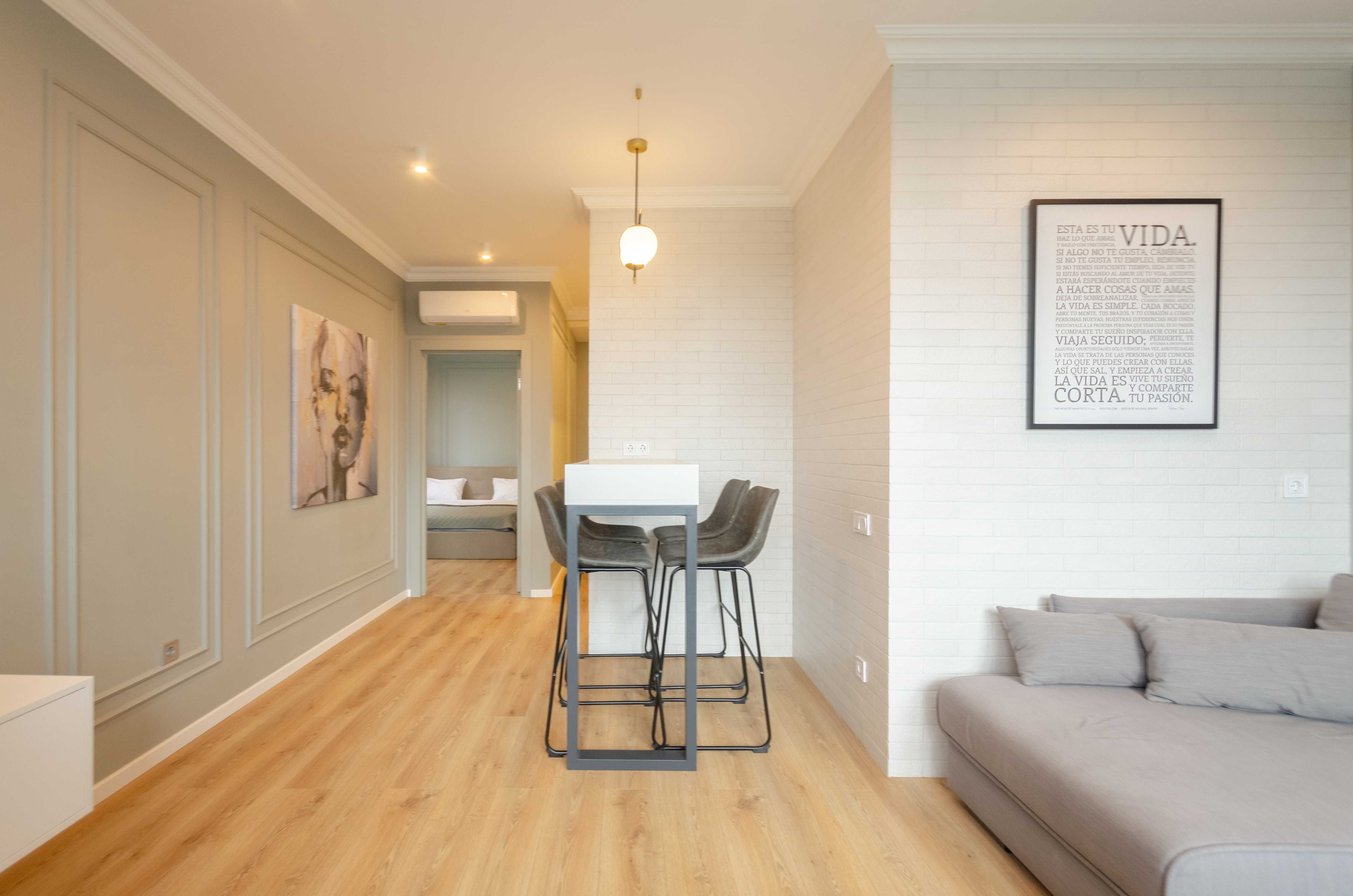 Подобова оренда квартири в New York Concept House