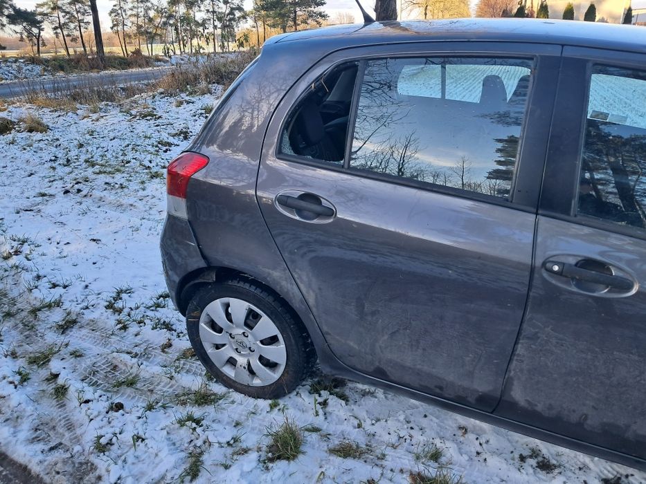 Toyota yaris II 1.3 vvti. 2009 rok. Salon Polska.