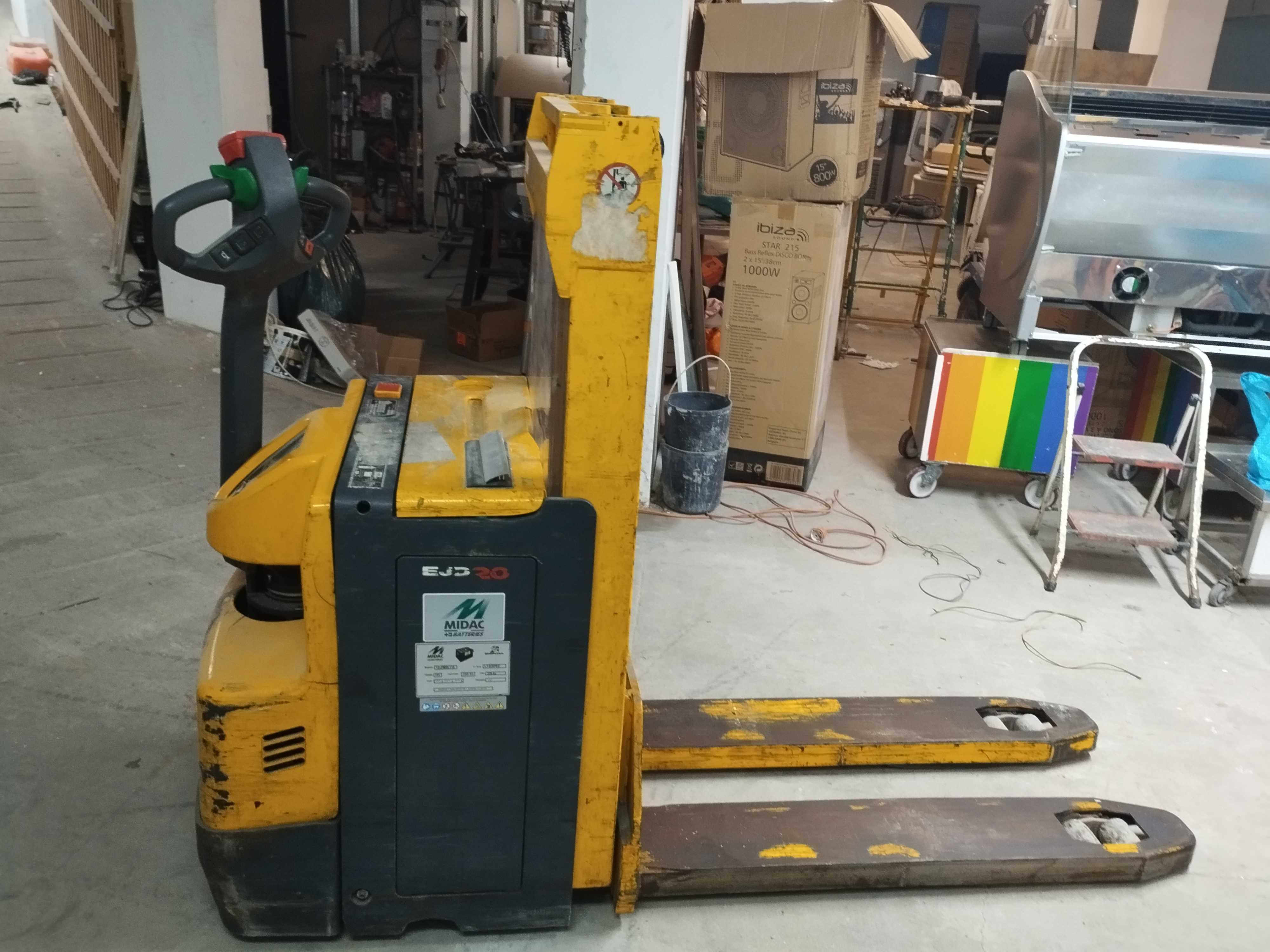 Stacker Empilhador JUNGHEINRICH