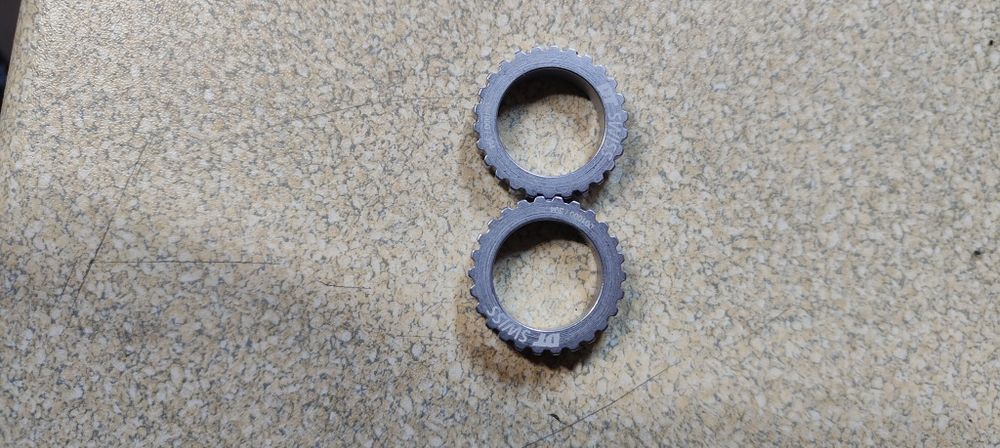 Dt Swiss Ratchet 18 jak nowy plus sprężynki.