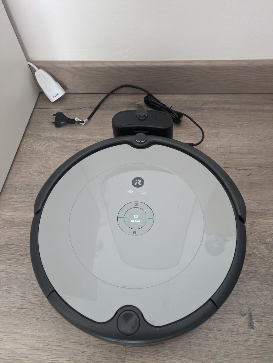 Aspirador iRobot Roomba 698