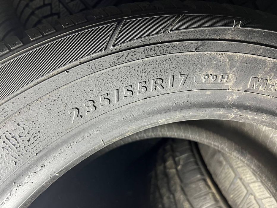 Автошини зимові DUNLOP 235/55/17 (2шт)Резина,Колеса,Гума,Скати, Шини)