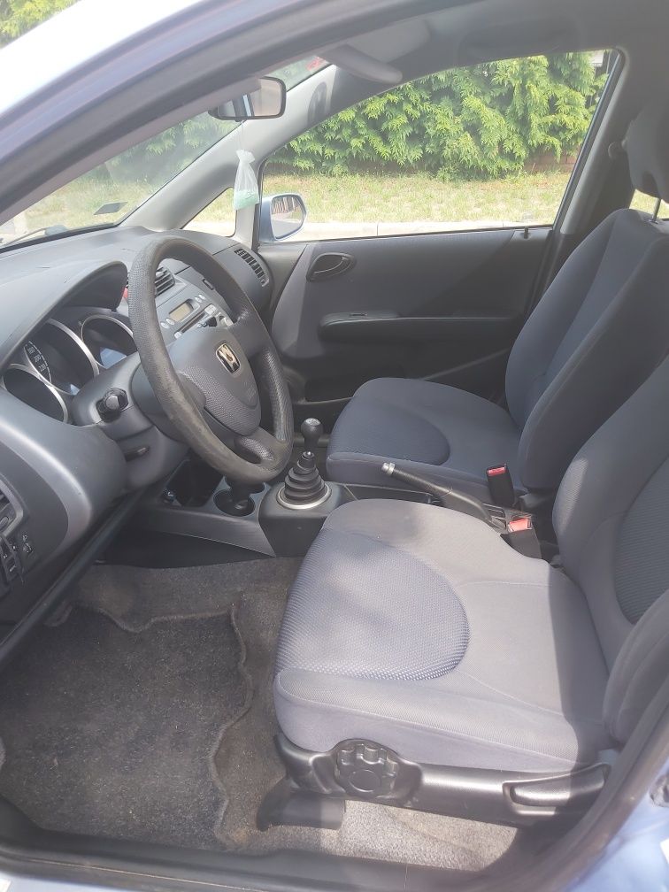 Honda jazz 1,3 benzyna 2002roc do 06 2026 przegląd do 10 2025