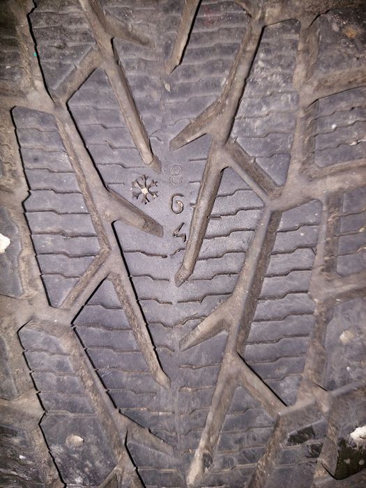 Комплект 15" колес: штампованные диски 5½J × 15 H2  + Nokian Nordman 7