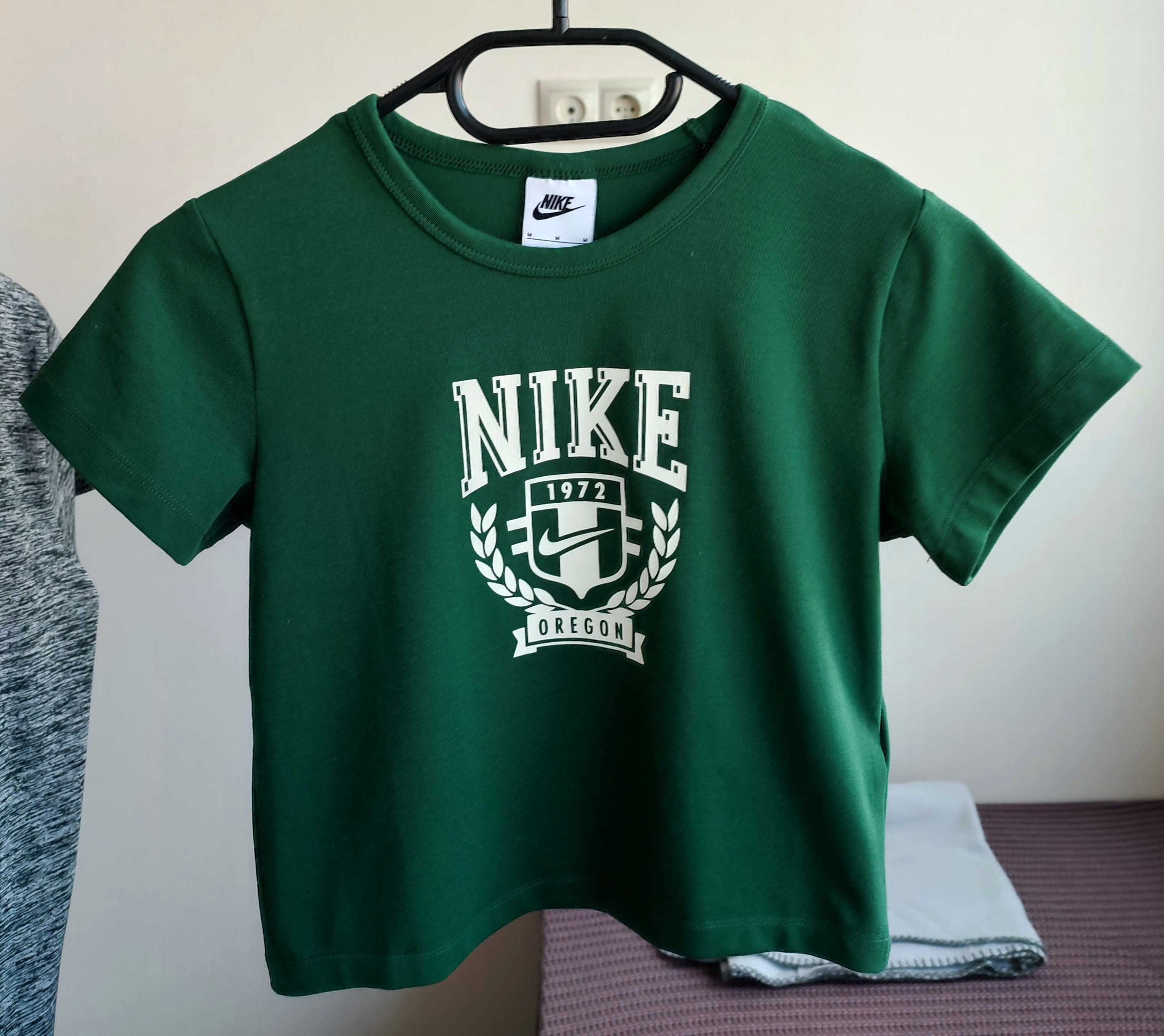 Оригінальний топ Nike