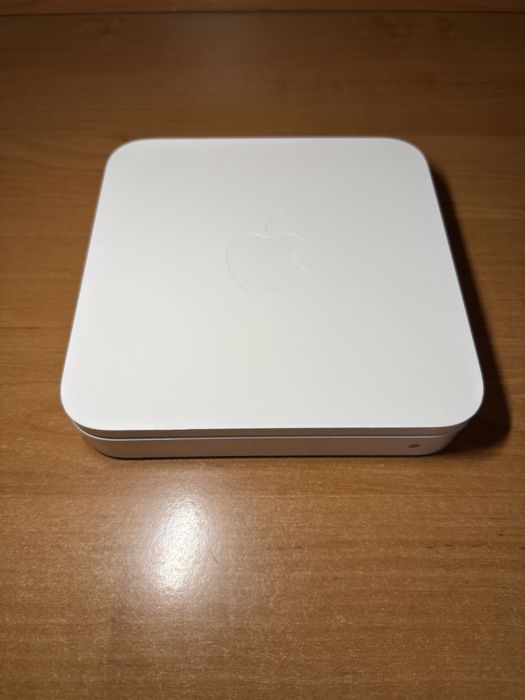 Wi-Fi маршрутизатор Apple AirPort Extreme Base Station A1408 MD031LL/A