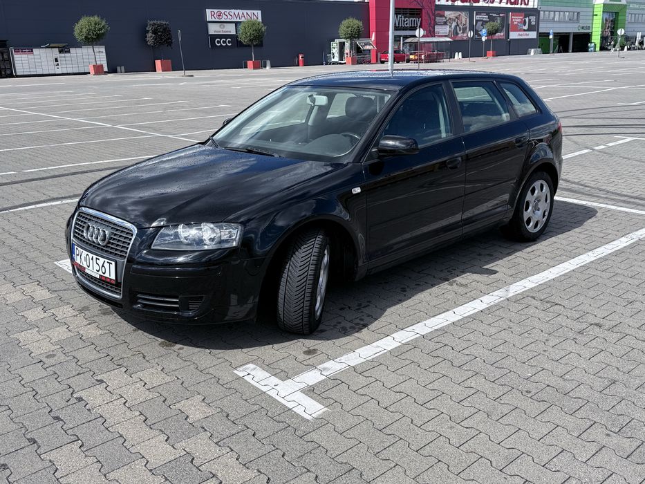 Sprzadam audi A3 8p 1.6mpi 102km