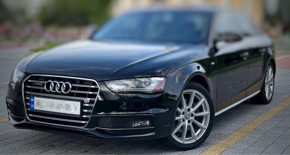 Решітка радіатора audi a4 b8 решотка а4 б8 s-line  решітка а4 s line