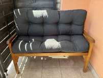 Składana ławka na balkon z poduszkami