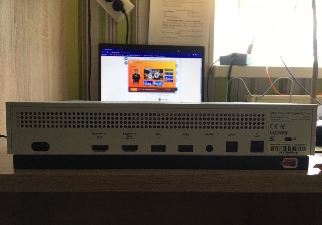 Продам Microsoft Xbox one s 1 tb