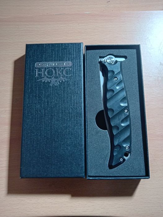 Uma faca preta em bom estado