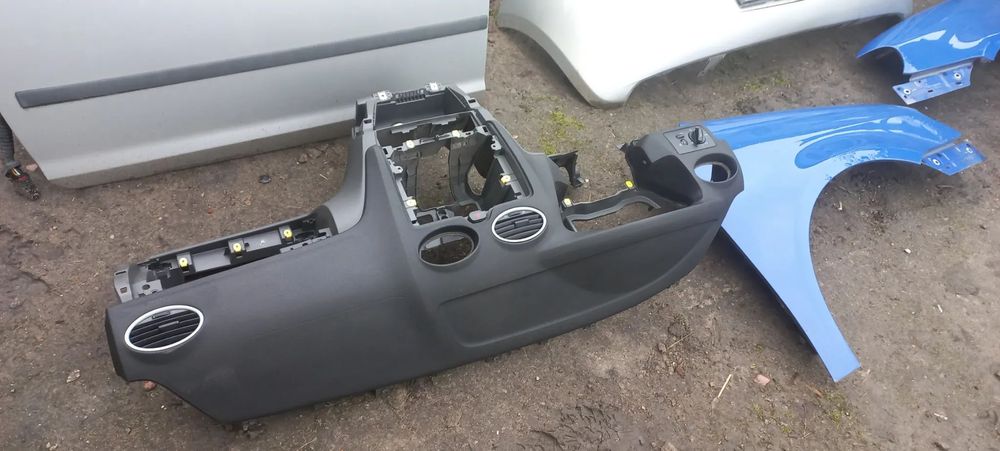 DESKA KONSOLA FOCUS MK2 PODUSZKI NAPINACZE POZNAN