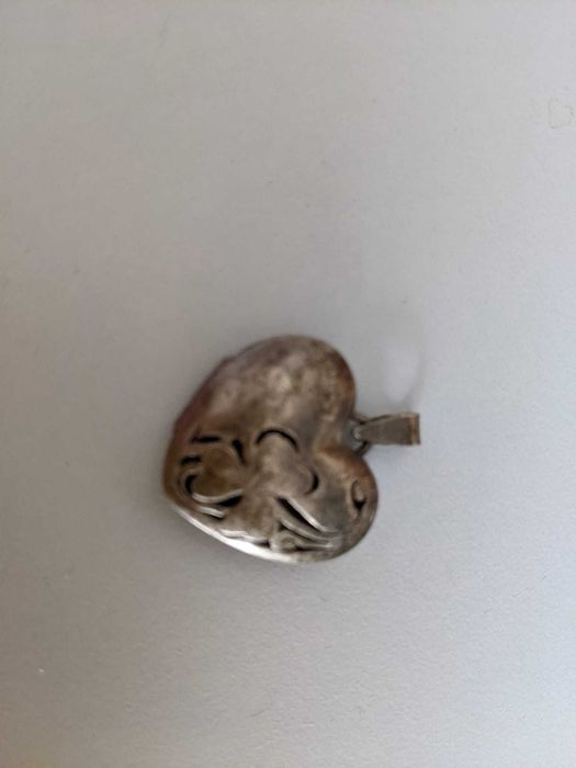 Sekretnik ze srebra wisior misterny dekor serce