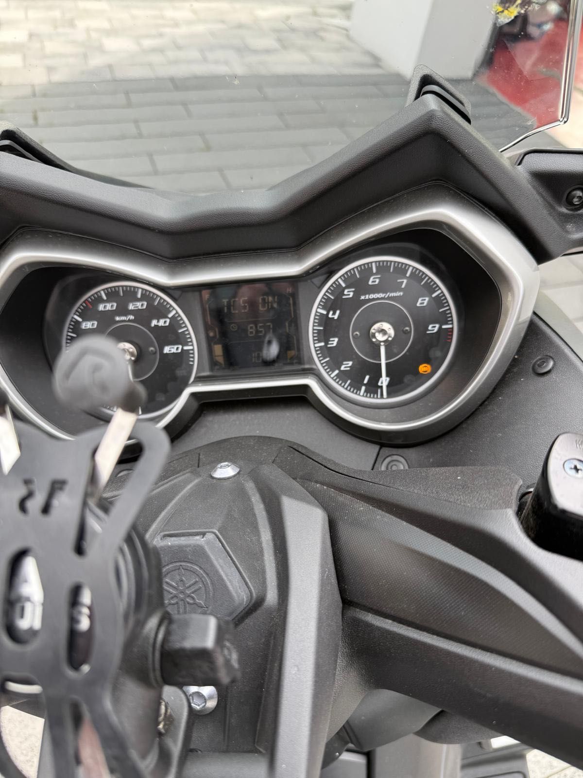 Skuter Yamaha XMAX 300 TECH MAX