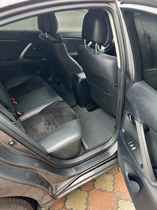 Продам Тойоту Авенсіс 2.0 АВТОМАТ не фарбована