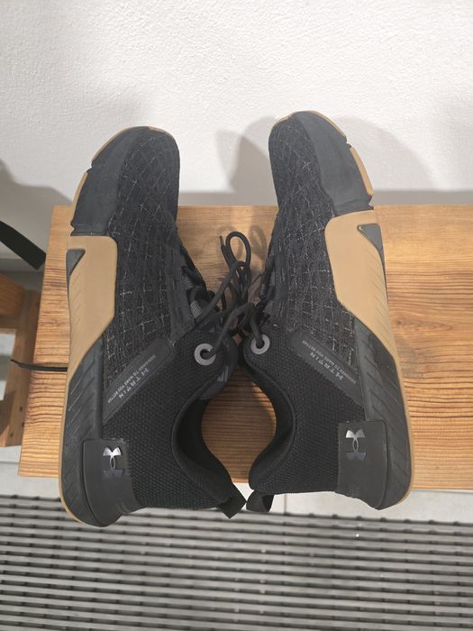 Hunder armour tenis ginasio