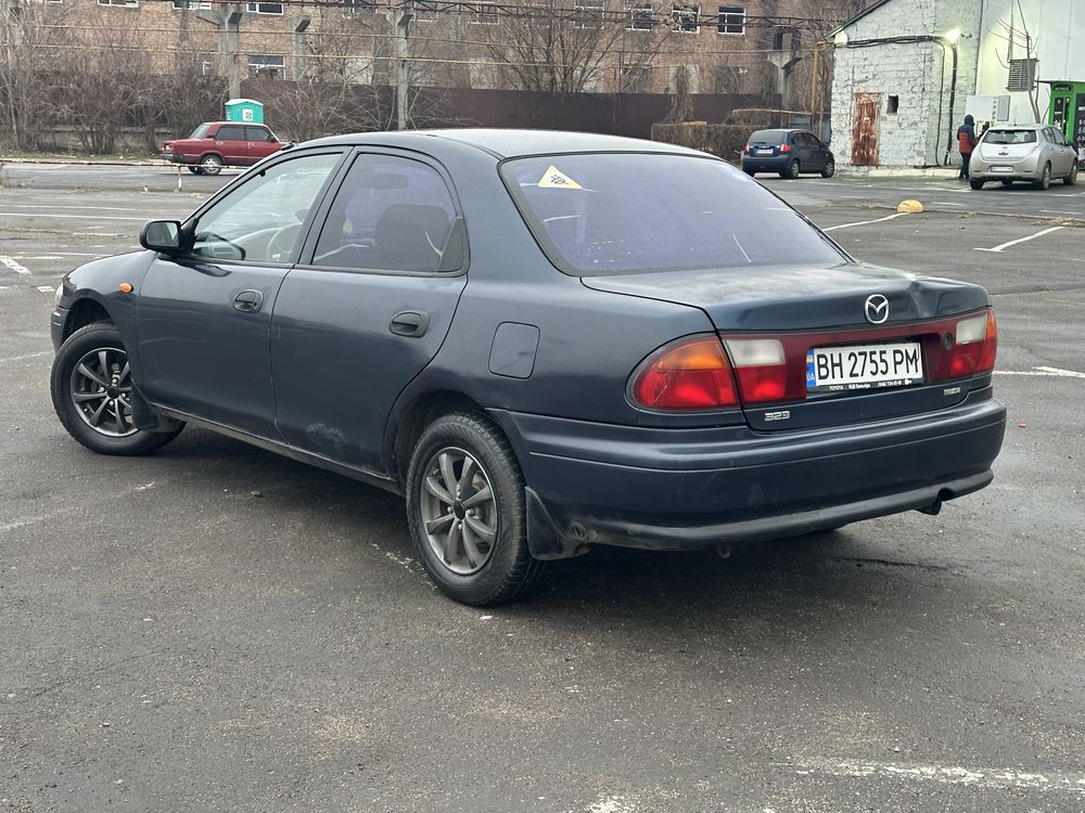 Mazda 323 BA на уверенном ходу