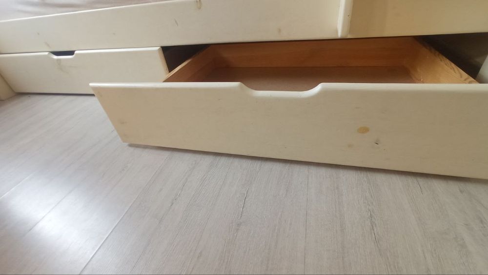 Продам двоповерхове ліжко разом з матрацам охайний стан