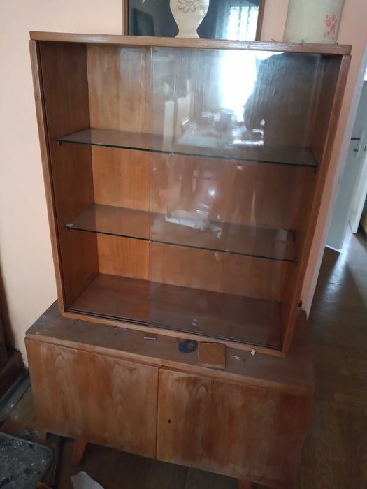 Meble z lat 50 tj. szafa 3 drzwiowa, kredens, witryna, toaletka