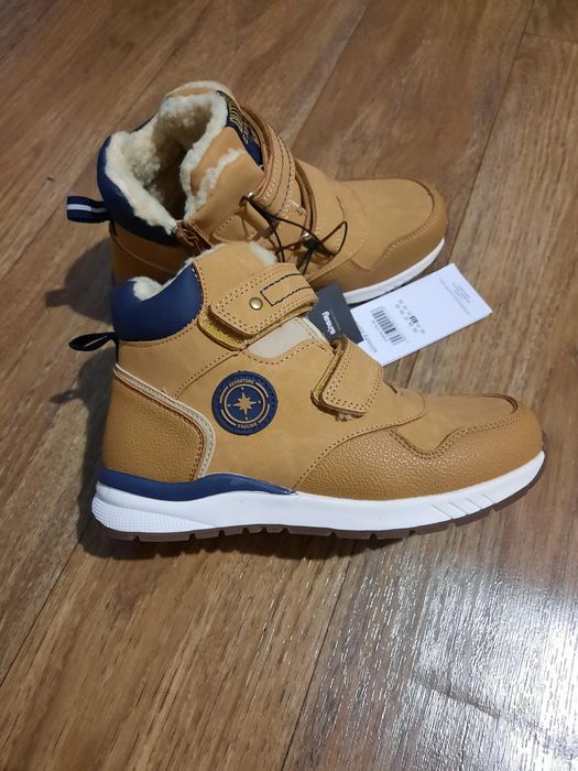 Зимові черевики на хлопчика Sinsay.
