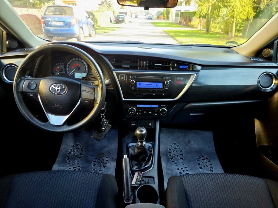 Toyota Auris 1.6 benzyna 2013 rok