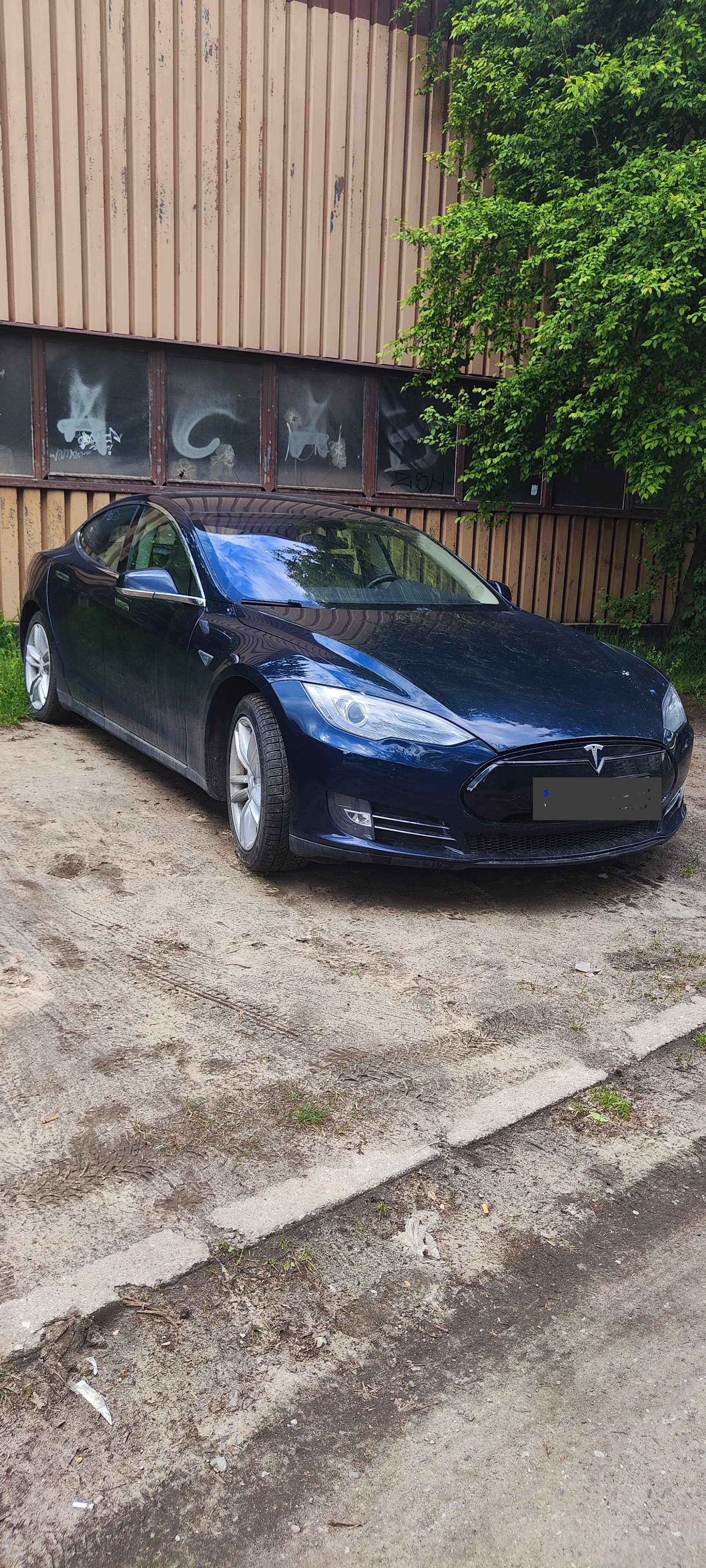 Tesla s85 2014r.