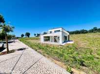 Lote urbano com poço de água, com uma área total de 1220 m2, na vila d