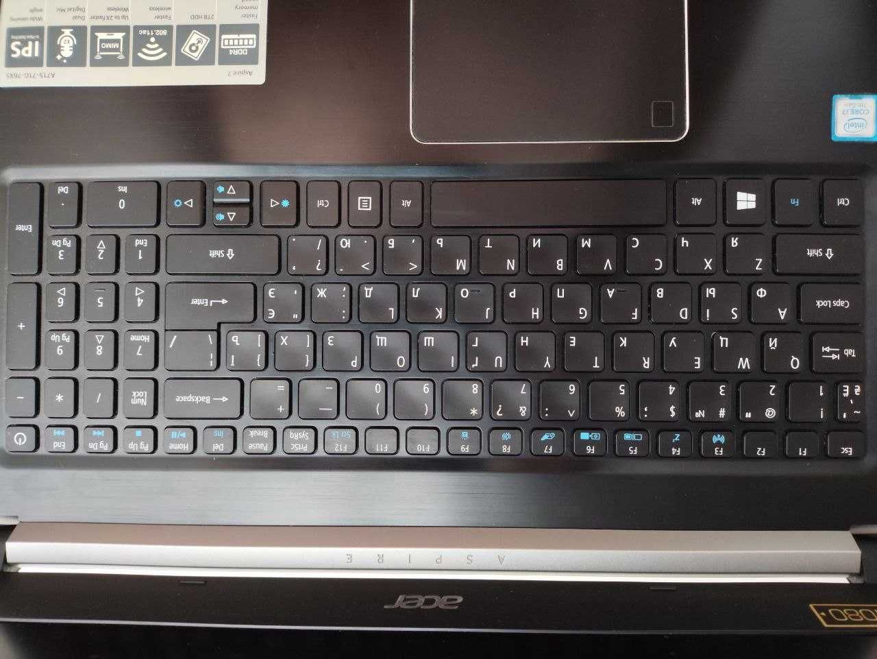 В отличном состоянии Acer Aspire A715-71-76X5