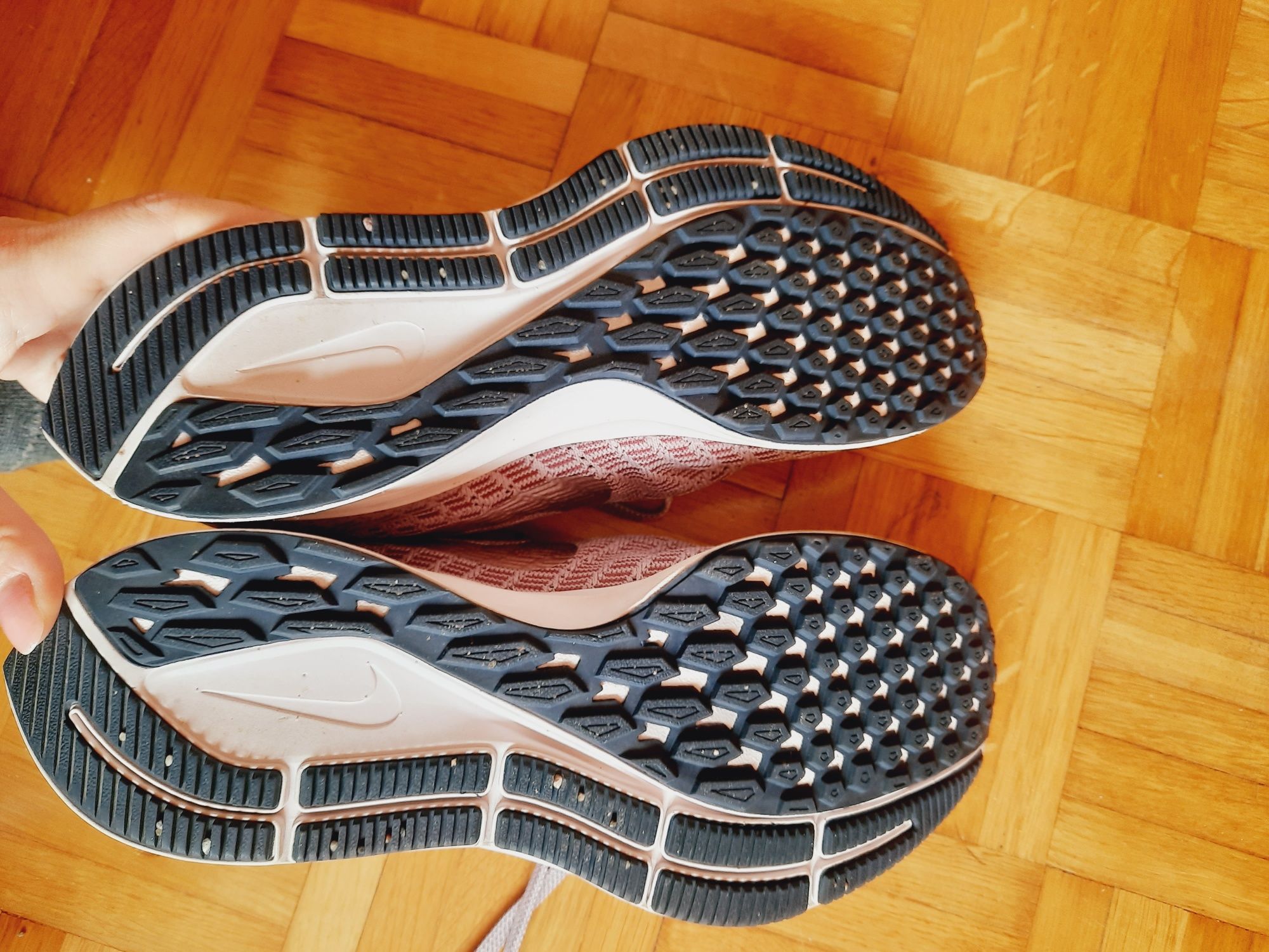 Piękne sneakersy adidasy nike running jak nowe