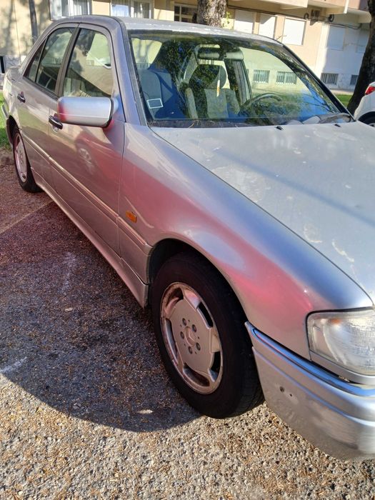 Mercedes-Benz C180