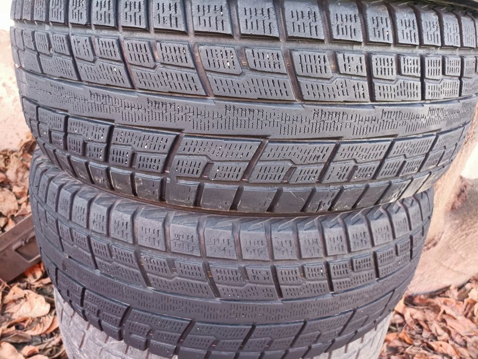 Yokohama 225/65 R17 комплект зимових шин