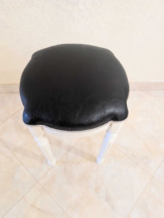 Продам дерев'яні стільці