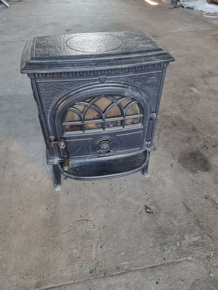 Jotul 3 kominek jøtul z popielnikiem dopalanie spalin