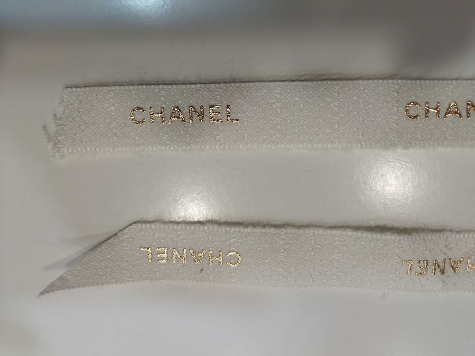 Fita branca de chanel