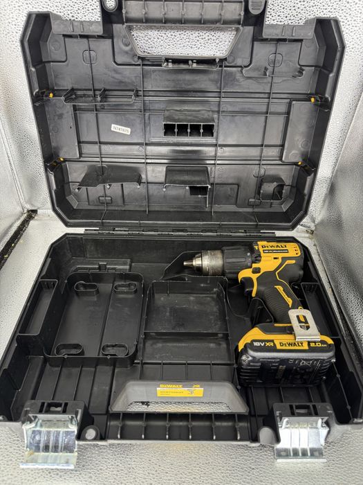 Дриль-шурупокрут з ударом акумуляторний DeWALT DCD709