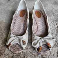 Letnie kremowe buty na koturnie Tommy Hilfiger  39