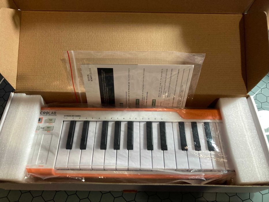 Teclado controlador MIDI Arturia microlab 1ªger