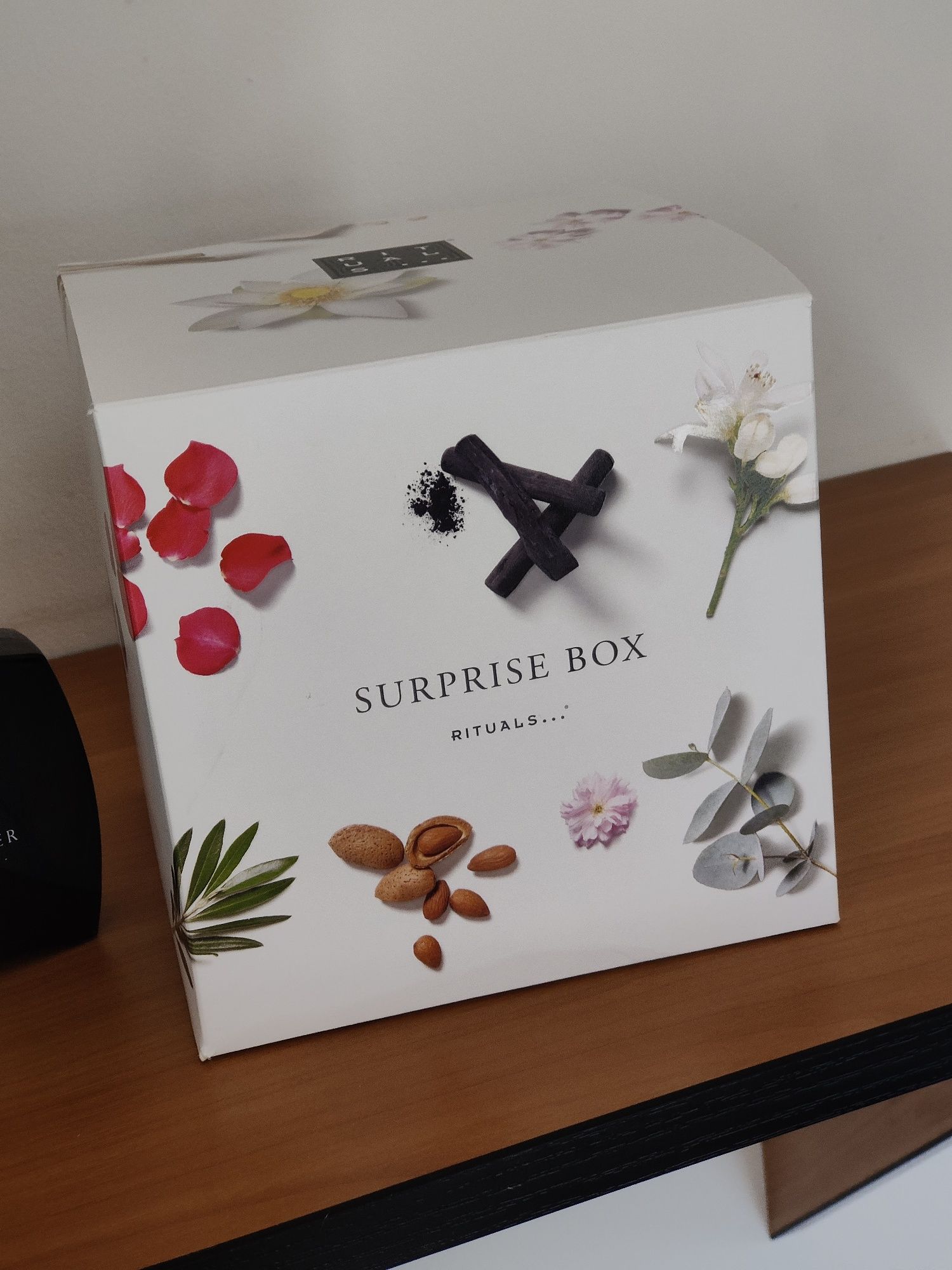 Surprise box od rituals.