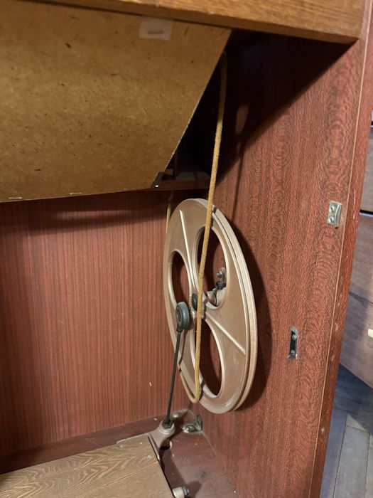 Швейна машинка Подольск 142 з тумбою — повністю робоча