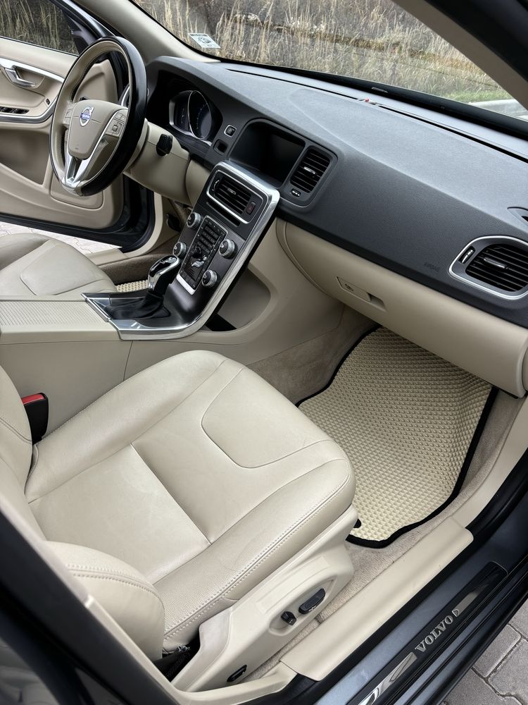 Volvo S60 (2015р)