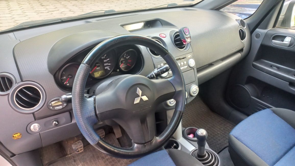 Mitsubishi Colt z30
