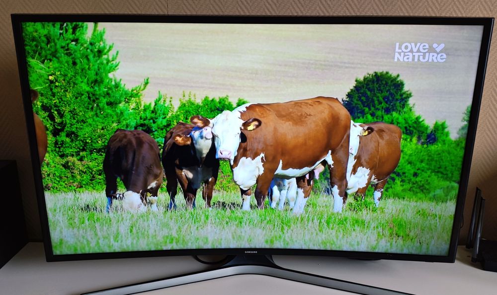 Samsung 40" 4K Curved TV – UE40KU6100 – Stan bardzo dobry