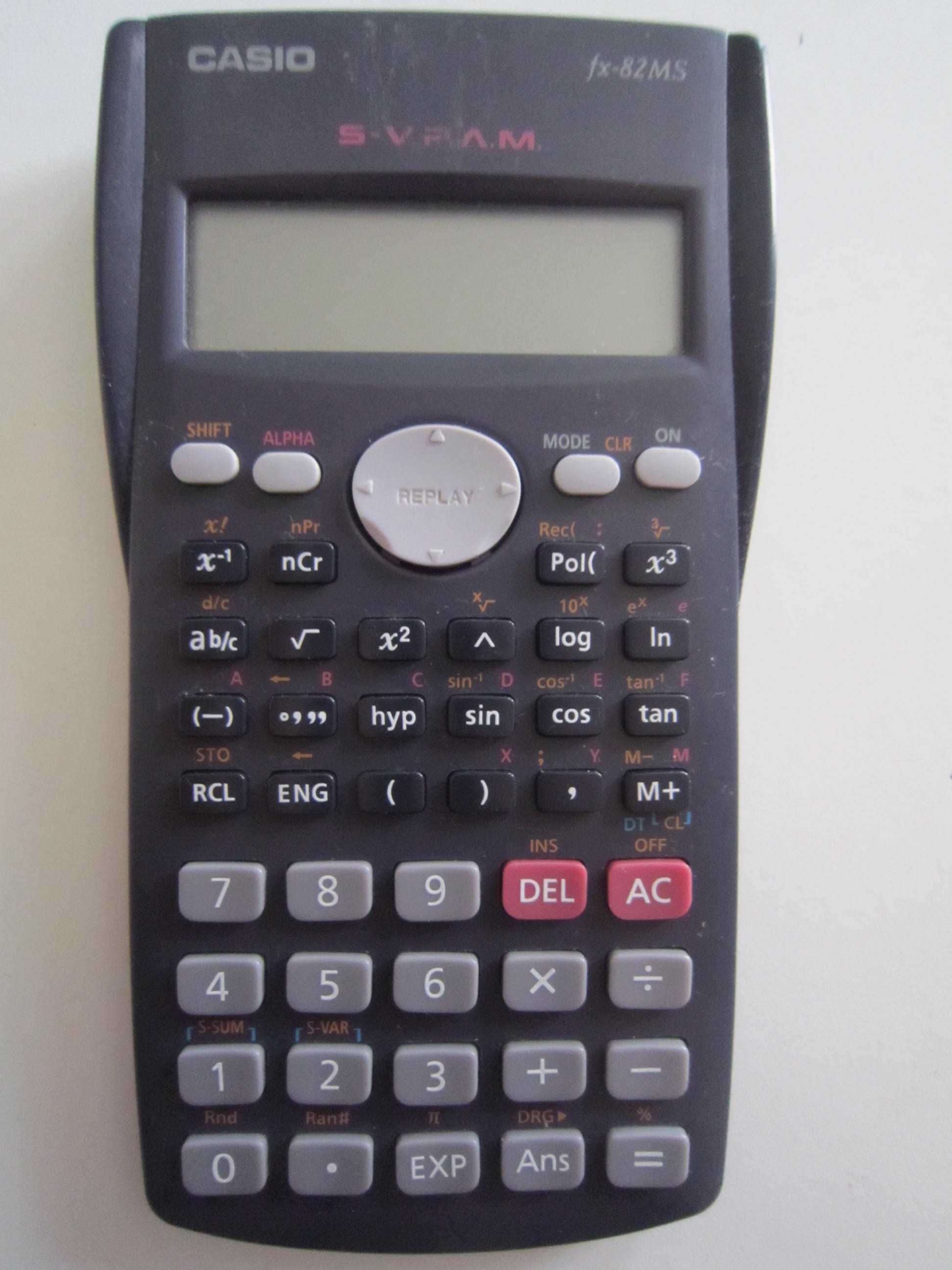Calculadora cientifica Casio Fx-82MS