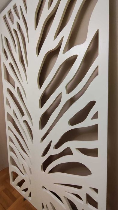 Panel ozdobny MDF 251×140 cm – biały, stan świetny