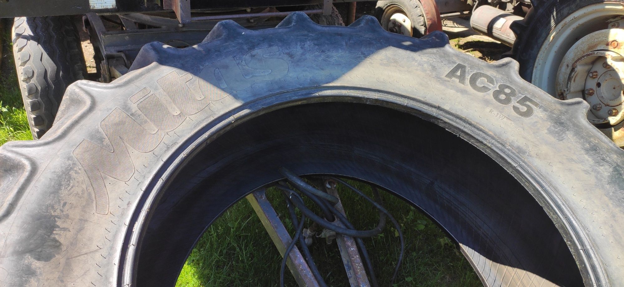Sprzedam opony rolnicze 520/85 r42 mitas