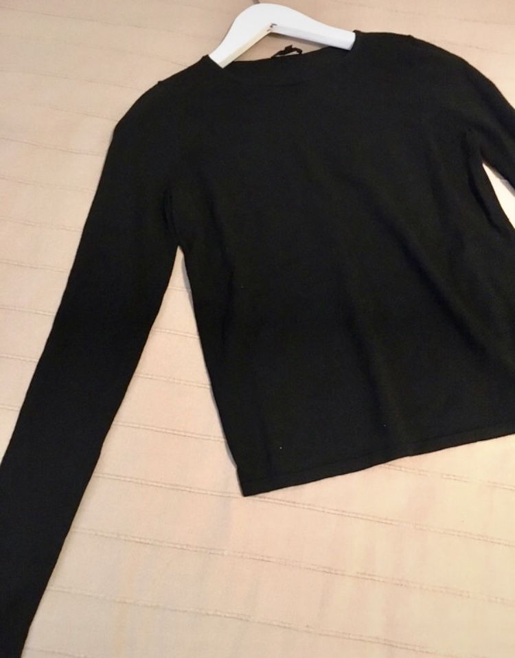 Sweter sweterek czarny Solar XS jak nowy prosty klasycz krótki