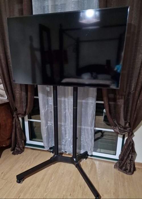 Samsung 50 polegadas com tripé