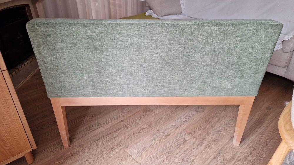 Banco corrido almofadado